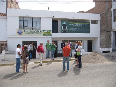 The church building of Mision Cristiana "SHALOM" as the team heads out to do ministry in a market.